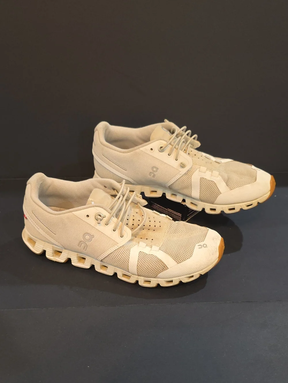 On Running Cloud Women’s Cream White Cloud Sneakers with Gum Toe Size 7.5